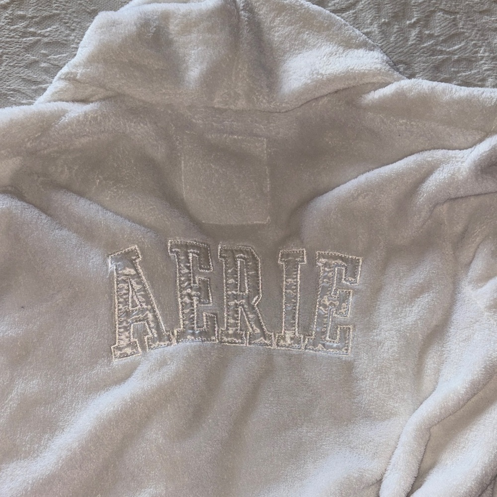 Aerie Plush White Robe Gently Loved XL Beautiful